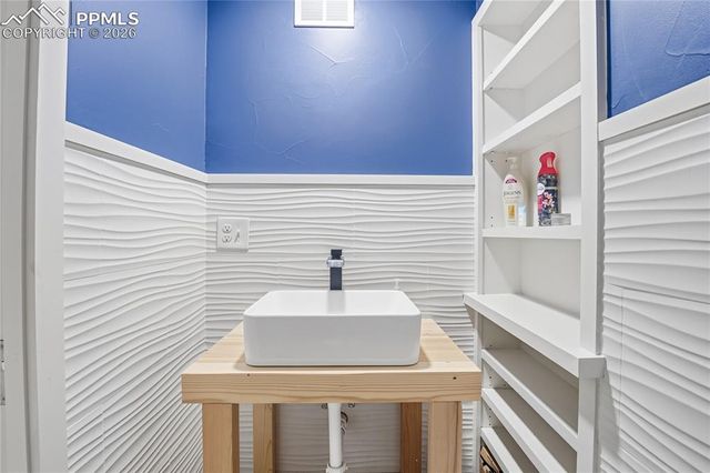 1636 Lakemoor Drive, Florissant, CO 80816