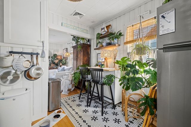 5 Beach St, Mattapoisett, MA 02739