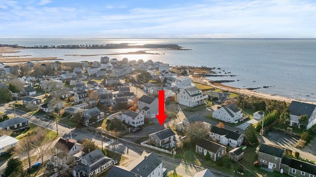 5 Beach St, Mattapoisett, MA 02739