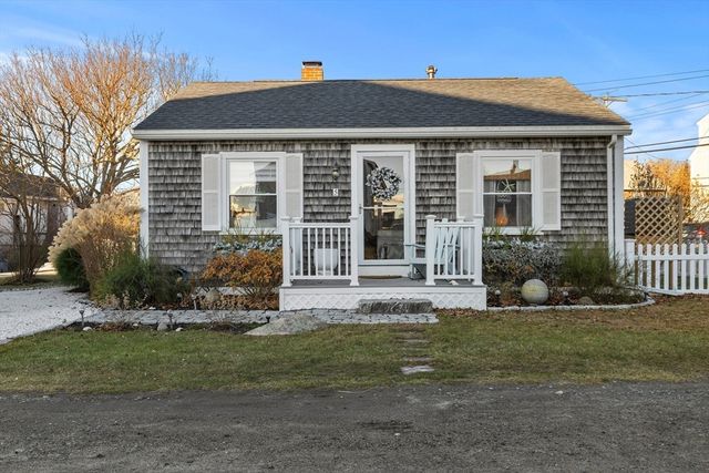 5 Beach St, Mattapoisett, MA 02739