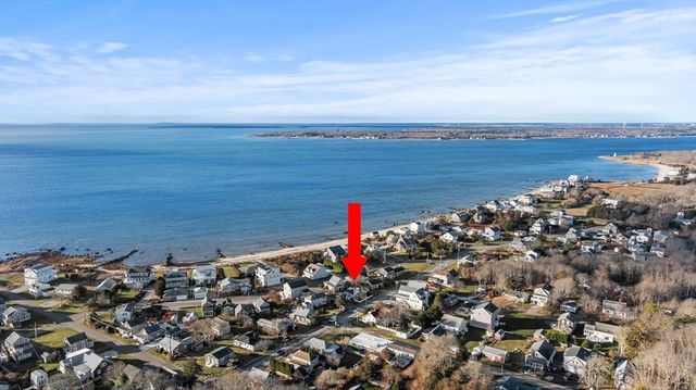 5 Beach St, Mattapoisett, MA 02739