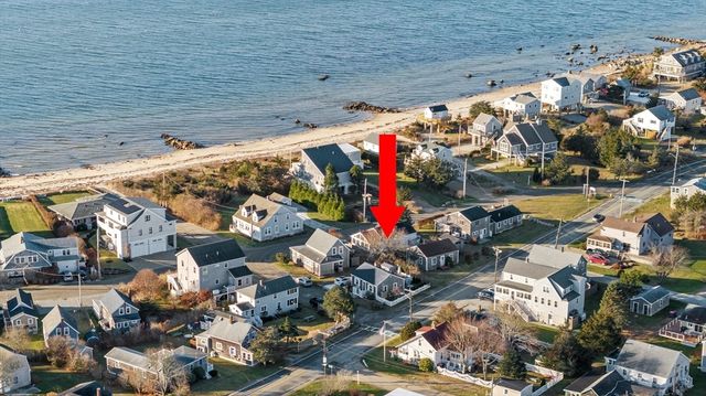 5 Beach St, Mattapoisett, MA 02739