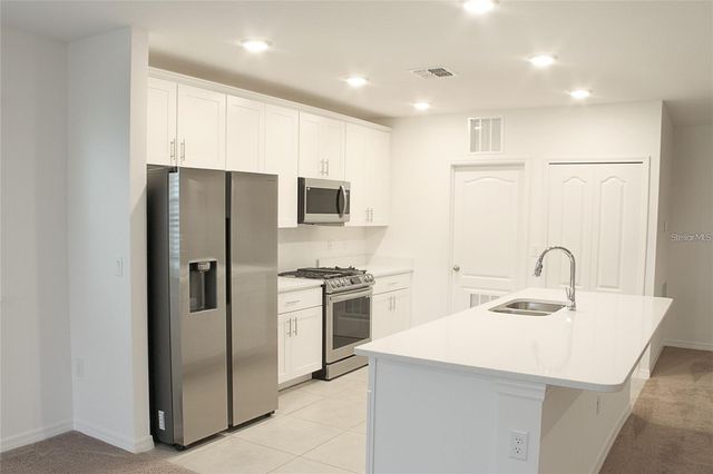 1162 OAK BLUFF DRIVE, Davenport, FL 33837