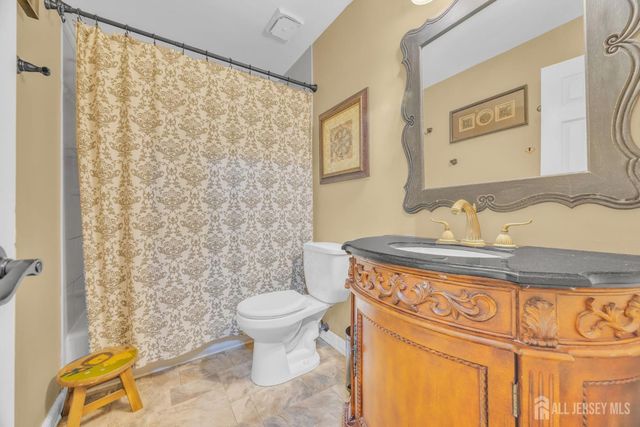 12 JAY Court, Hazlet, NJ 07730