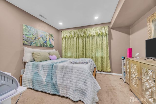 12 JAY Court, Hazlet, NJ 07730