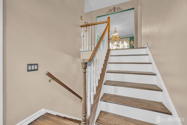 12 JAY Court, Hazlet, NJ 07730