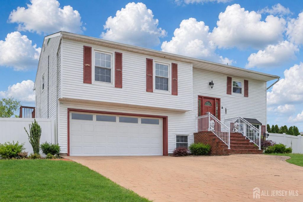 12 JAY Court, Hazlet, NJ 07730