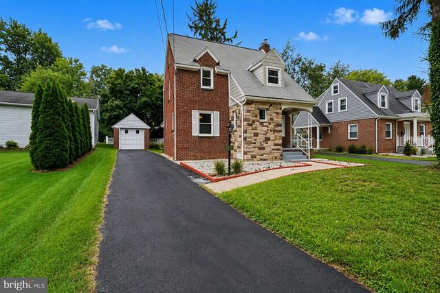 2929 LOCUST LN, Harrisburg, PA 17109