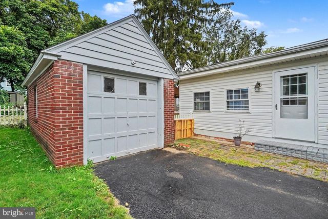 2929 LOCUST LN, Harrisburg, PA 17109