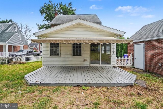 2929 LOCUST LN, Harrisburg, PA 17109