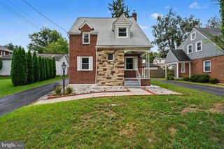 2929 LOCUST LN, Harrisburg, PA 17109