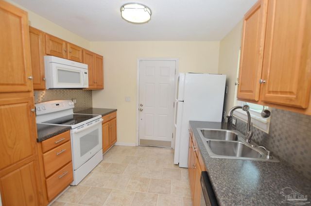 8613 Happy Valley Trl, Pensacola, FL 32514