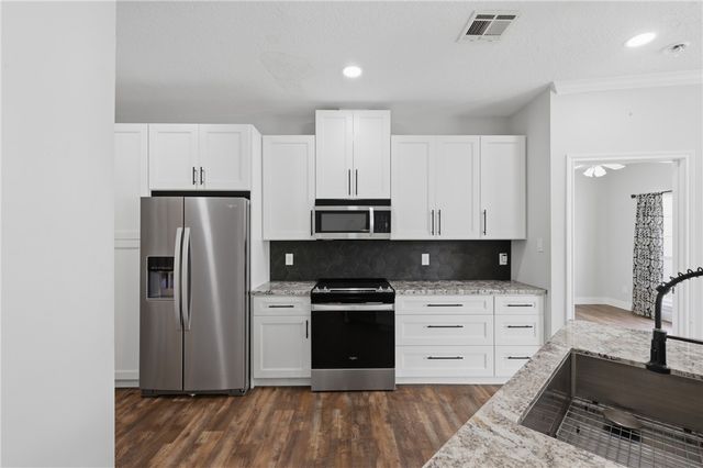 239 Navarro Drive, College Station, TX 77845