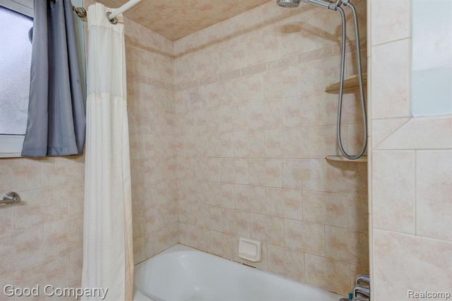 47051 Burton Drive, Shelby Twp, MI 48317