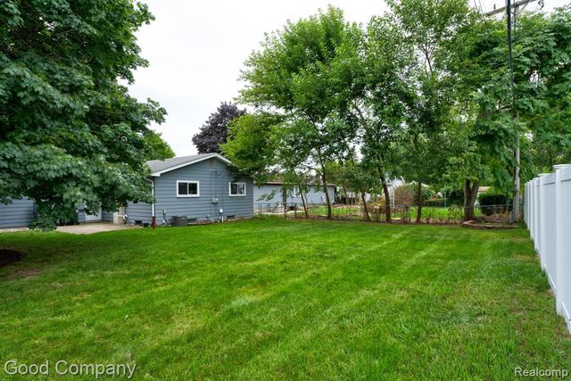 47051 Burton Drive, Shelby Twp, MI 48317