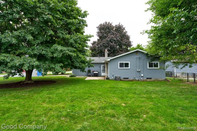 47051 Burton Drive, Shelby Twp, MI 48317