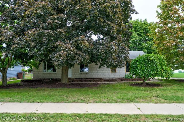 47051 Burton Drive, Shelby Twp, MI 48317