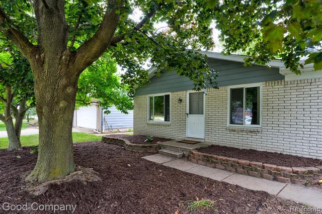 47051 Burton Drive, Shelby Twp, MI 48317
