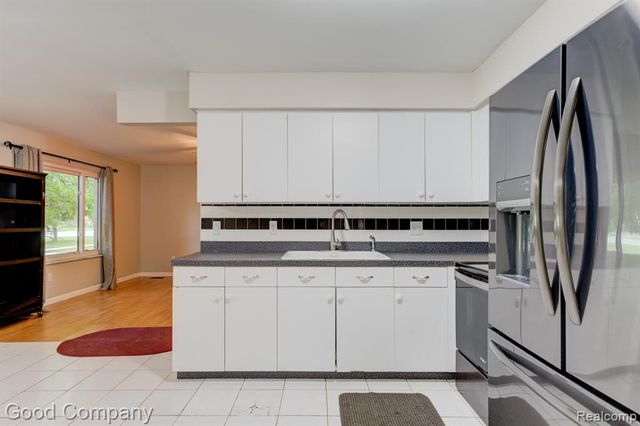 47051 Burton Drive, Shelby Twp, MI 48317