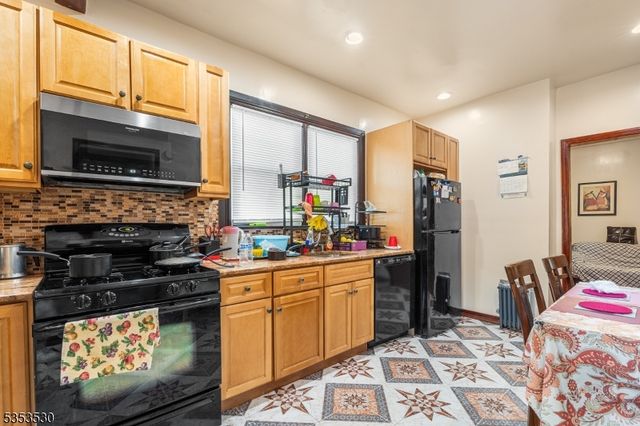 11 N 21St St, East Orange City, NJ 07017