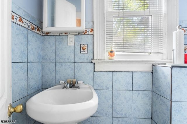 11 N 21St St, East Orange City, NJ 07017