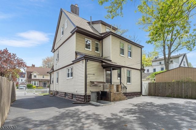 11 N 21St St, East Orange City, NJ 07017