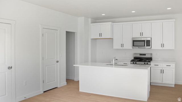 8249 W JOSHUA TREE LN, Magna, UT 84044