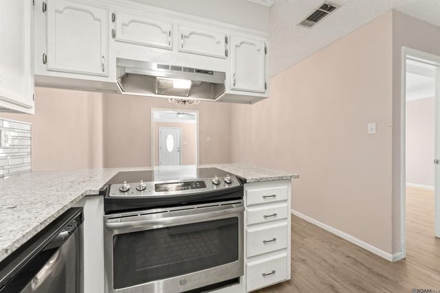 5255 Cumberland Cove Dr, Baton Rouge, LA 70817