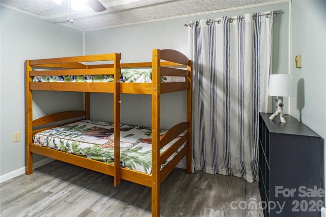 330 Riddle Cove Road, Maggie Valley, NC 28751