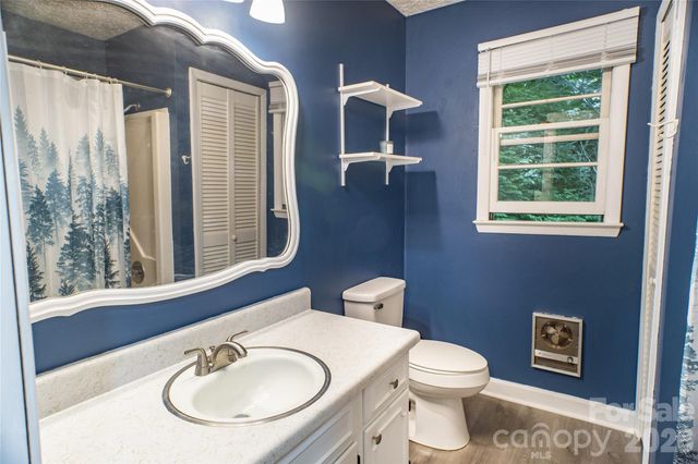 330 Riddle Cove Road, Maggie Valley, NC 28751