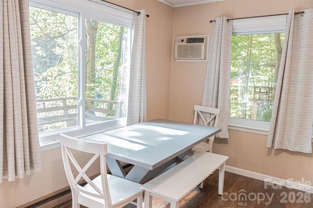 330 Riddle Cove Road, Maggie Valley, NC 28751