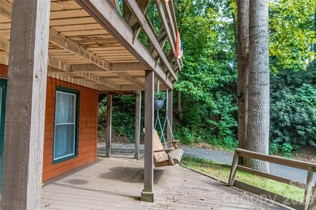 330 Riddle Cove Road, Maggie Valley, NC 28751
