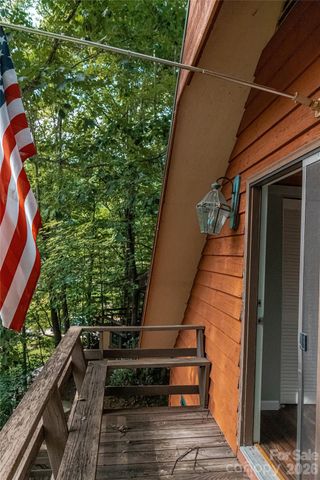 330 Riddle Cove Road, Maggie Valley, NC 28751