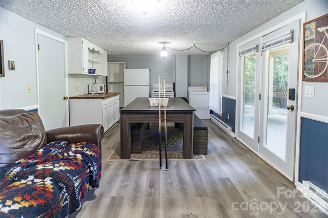 330 Riddle Cove Road, Maggie Valley, NC 28751