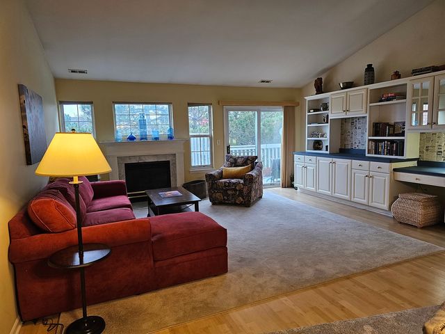 6834 W Monticello Court 6834, Gurnee, IL 60031