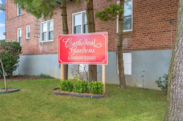 24 Mulford Place 4B, Hempstead, NY 11550