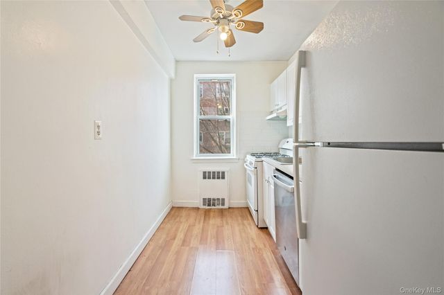 24 Mulford Place 4B, Hempstead, NY 11550