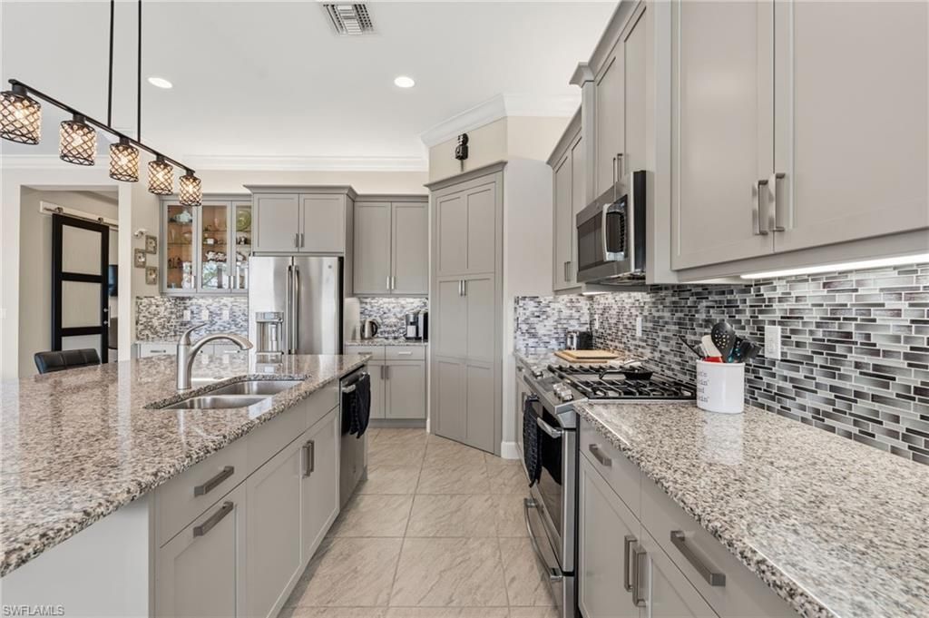 28433 Capraia DR, BONITA SPRINGS, FL 34135 — photo 4