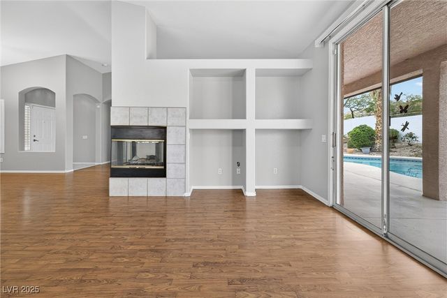 305 Torrey Point Court, Las Vegas, NV 89145