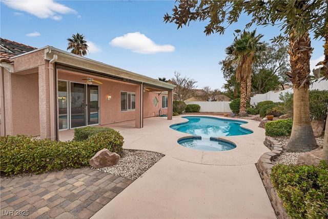 305 Torrey Point Court, Las Vegas, NV 89145