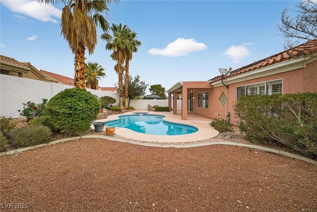 305 Torrey Point Court, Las Vegas, NV 89145
