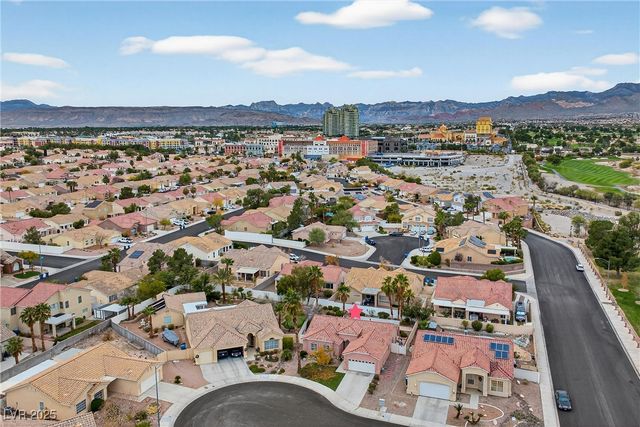 305 Torrey Point Court, Las Vegas, NV 89145