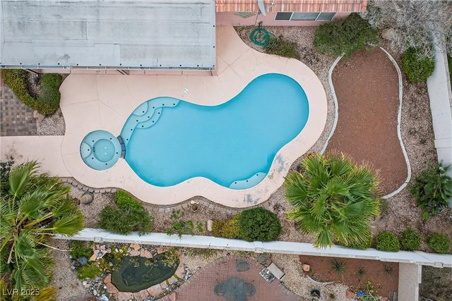 305 Torrey Point Court, Las Vegas, NV 89145