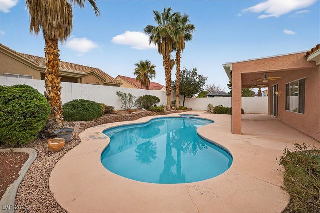 305 Torrey Point Court, Las Vegas, NV 89145