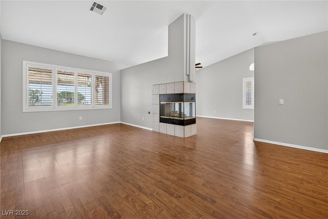 305 Torrey Point Court, Las Vegas, NV 89145