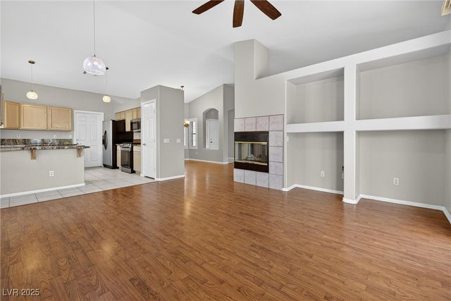 305 Torrey Point Court, Las Vegas, NV 89145