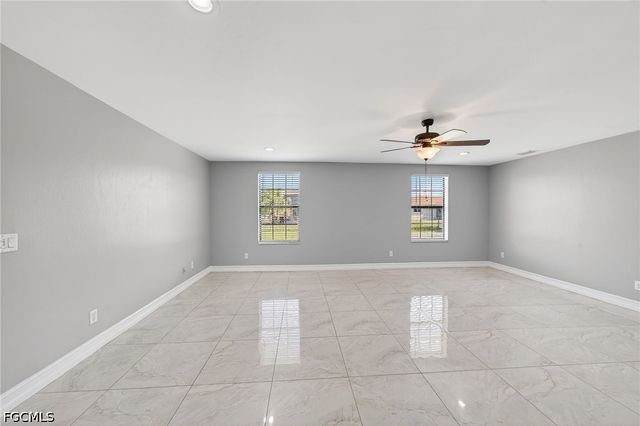 305 SE 19th TER, Cape Coral, FL 33990