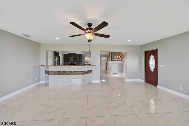 305 SE 19th TER, Cape Coral, FL 33990