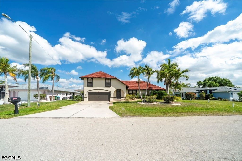 305 SE 19th TER, Cape Coral, FL 33990