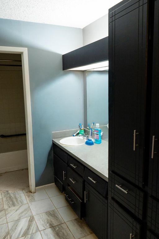 Image 10 of property listing at 3205 Sierra Dr, San Angelo, TX 76904